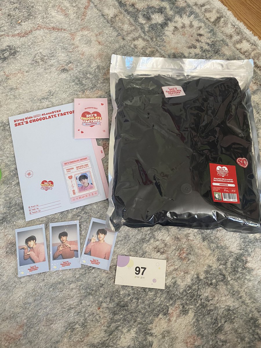 kiwibaek's tweet photo. thank you so much for hosting!! @97linerGOs everything is perfect~ <3 https://t.co/qkiQR4rlJR