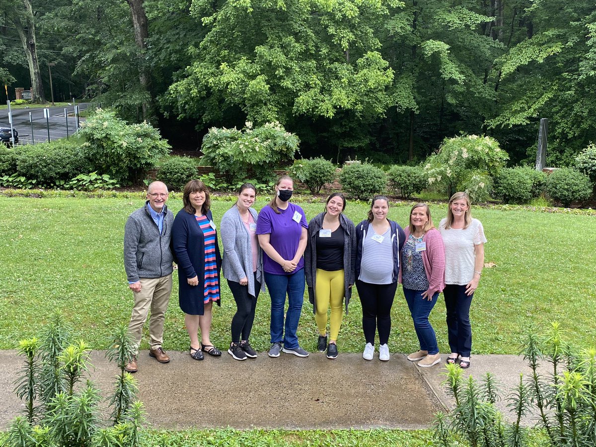 AmyKinesTools's tweet photo. Teaching the Struggling Reader class pic. These educators were dedicated, engaged, and curious. Couldn’t have asked for a better group!  We’re doing it again July 20th . https://t.co/fpjj9W4c8T https://t.co/kixxmjPOCg