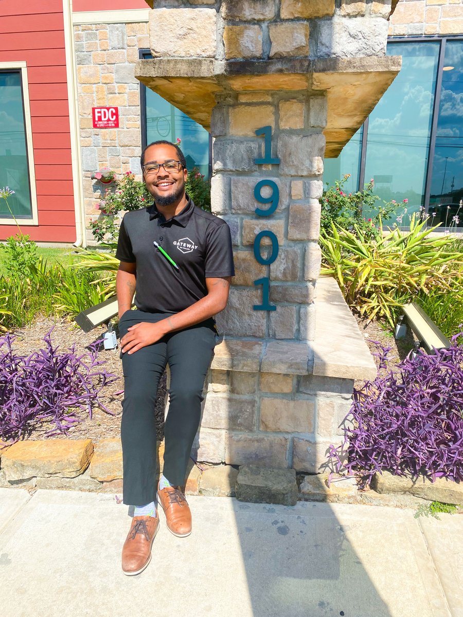 GatewayOnCullen's tweet photo. Say yes to the Address! Enjoy our resort style living for some of the lowest rates in the area. Sign today at Gateway! https://t.co/kzbemKxmEb