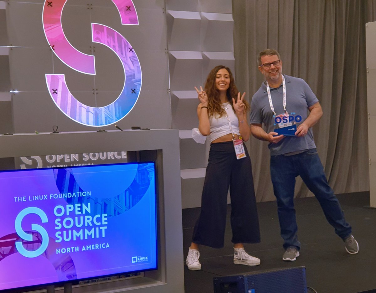 todogroup's tweet image. 【#OSPOCon Awards 2022 🏆】
Congratulations @gsdeveloper on receiving the award of 🦄 #OSPO of the year 🎉🥳 

#OSSummit @linuxfoundation