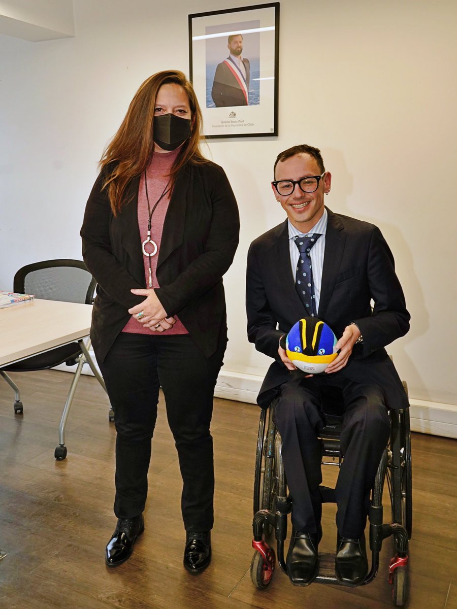 Hoy nos visitó uno de los mejores deportistas de la historia de nuestro país🤩

Esta tarde <a href="/AbarzaAlberto/">Alberto Abarza Diaz</a> llegó hasta las oficinas del #Mindep para reunirse con la Ministra <a href="/AleBenado/">Alexandra Benado</a>  
🤜🤛 ¡Sigue leyendo! ⬇️