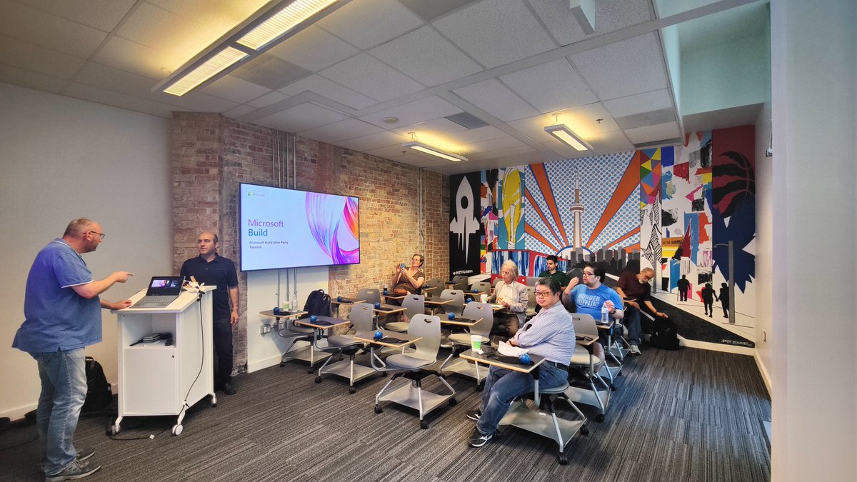 #MSBuild Community Party with <a href="/MetroTorontoUG/">Toronto .NET UG</a> at <a href="/MSFTReactor/">Microsoft Reactor</a> today focus on #AzureIoat! And, of course, pizza and great conversations 😁