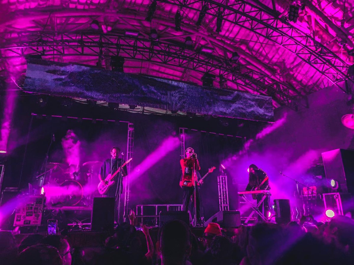 Moodgate_'s tweet photo. O #tbt de hoje é especial.
@bulletbane no @circo_voador ❤️🔥
A banda fez um show memorável no Rio de Janeiro com muita energia, originalidade e presença. A tour é para divulgar o último álbum “ #BLLT ”, que marca uma nova fase da banda.
#bulletbane https://t.co/7nbek1N8CK