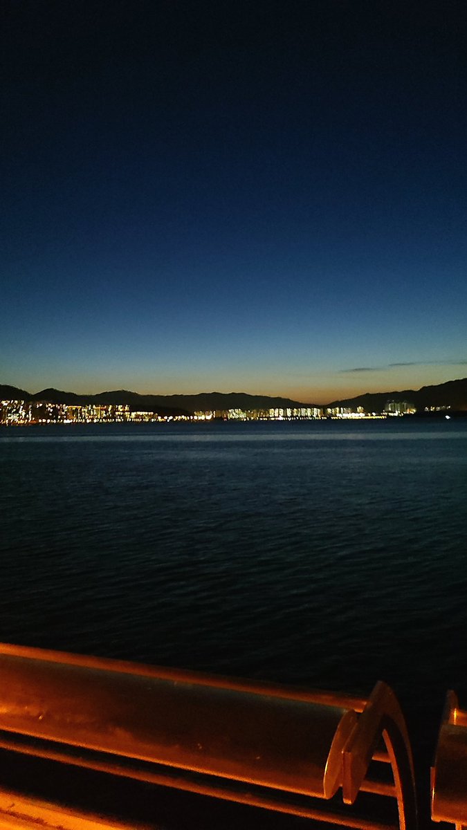 HKGlossy's tweet photo. 7am, 28-34c, humidity 85%☀️+VERY HOT WARNING🔥🇭🇰 How many days will it be clear weather? Good day, good night🖐

@YouTube #AsianView #JapaneseExpatsInHK #SubscribeNow 
#WeatherReportHK https://t.co/FDtasK2pN6