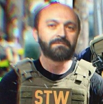 ShknBt's tweet photo. @talieharazi میتونیم بریم خونه و ادامه بحثو زیر کولر انجام بدیم https://t.co/2tOgccNhe6