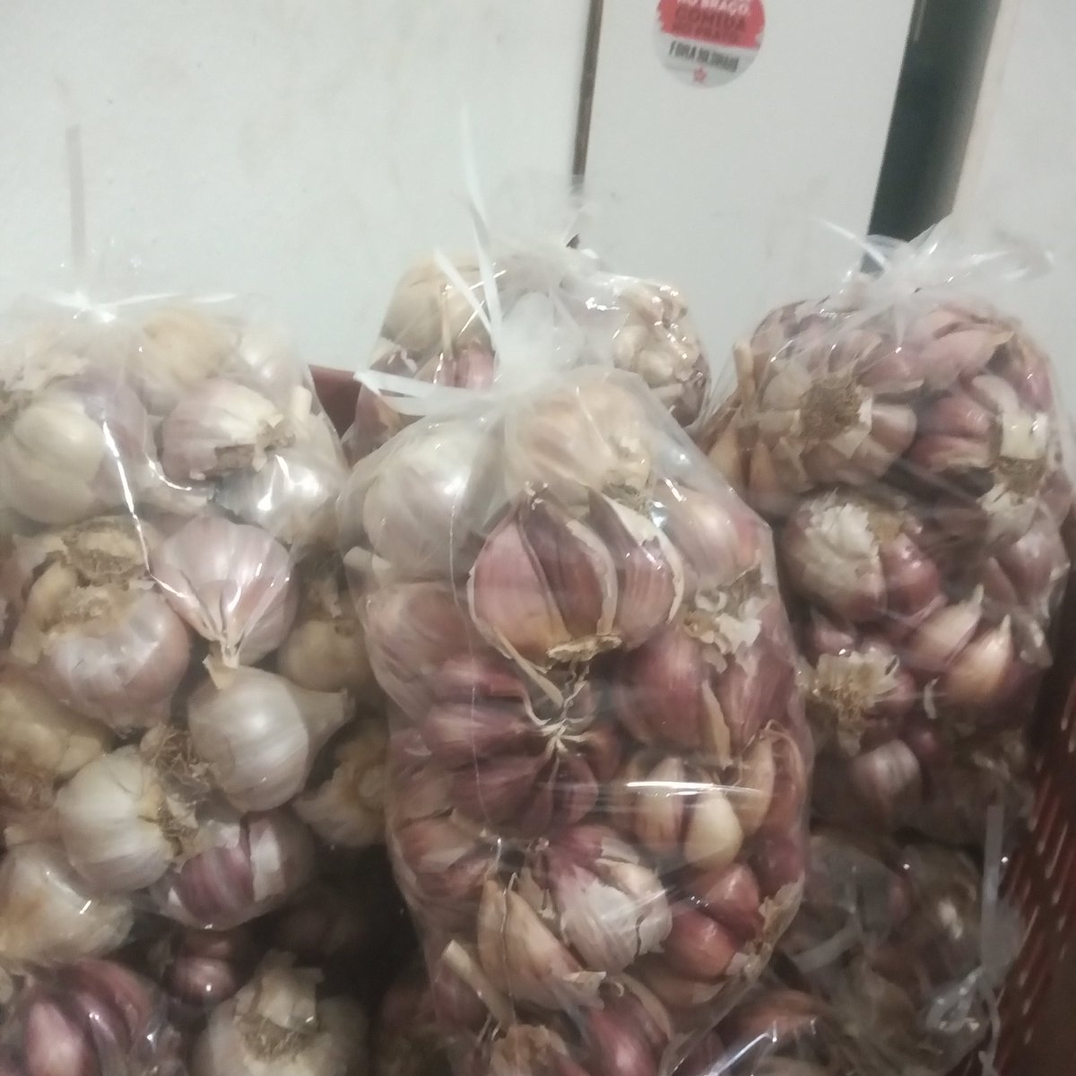 Vende _se alho valor 20 Real alho grande entrega em domicílio Caetetuba e Região