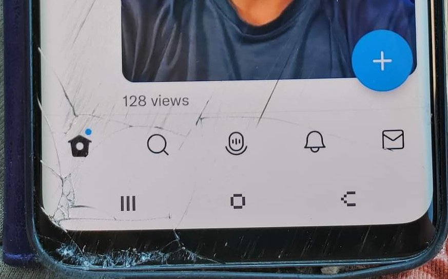 RavenVelith's tweet image. I've never broken a phone screen ever until today. I caught my toe on a small curb and fell face first to the ground in front of a grocery store. I only came out with a skinned knee, sprained ankle &amp;amp; damage to my phone, but still. At least I can still use it... fucking sucks.