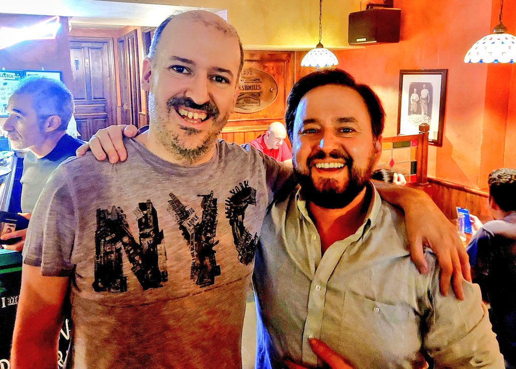 eldandidelcongo's tweet image. Conociendo a GM Pepe Cuenca y a MI "Divis", grandes jugadores de ajedrez, divertidos y didácticos streamers de #chess24 y bellísimas personas. Y dando a luz alguna sorpresa para el 20 Aniversario de Clínica Elbrus...
#ajedrez #PepeCuenca #eldivis #clinicaelbrus  #Candidatos2022