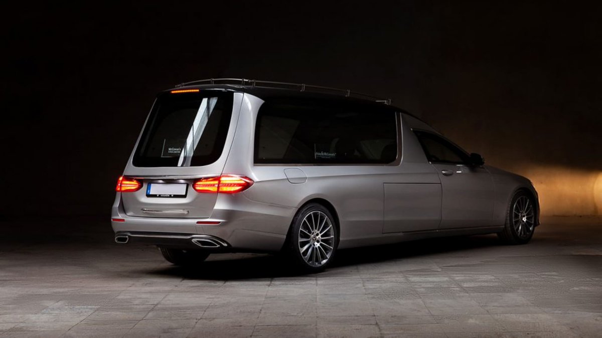 Limousine P4 #sanitaire #funéraire
autofuner.com/wordpress/limo…