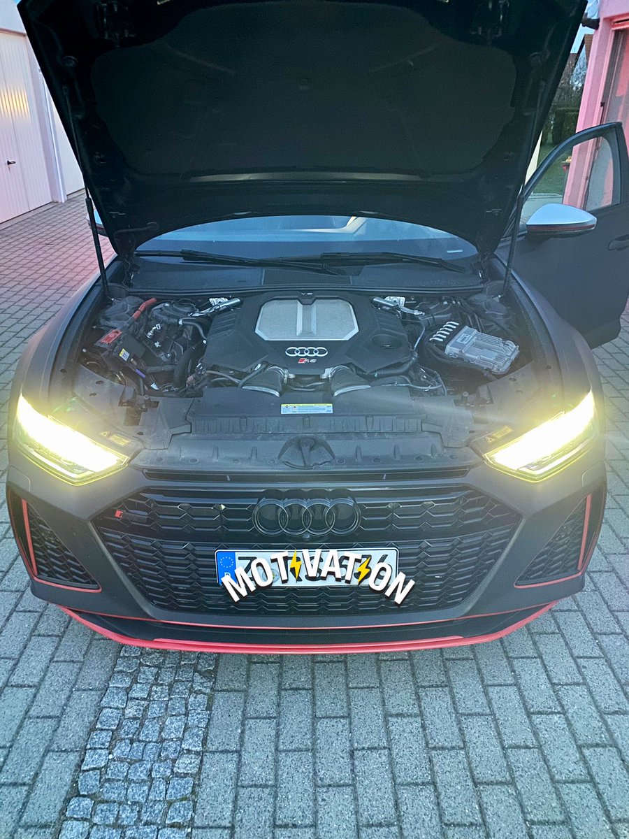 VWGolf7GTIPerf's tweet photo. #AudiRS6 #Performance #636PS #HappyFamily #EntspanntReisen #ScheissAufE #Audi #IchLiebeDiesenWagen #PampersBomber #306kmh #TochterFuehleSichWohl #PerfekteAuto #MeinLieblingAlltagsAuto #Audi #RS6 #FürAlleWasDabei 🖤❤️ https://t.co/PNNTrdKVcZ