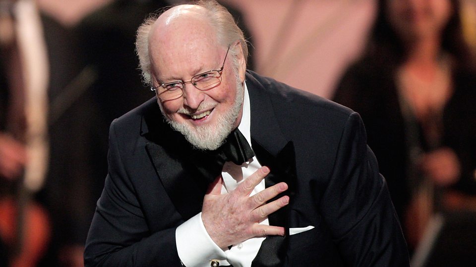 John Williams anuncia su retiro del mundo del cine.

Tras regresar brevemente a #StarWars para componer el tema principal de #ObiWanKenobi, la banda sonora de Indiana Jones 5 será su último trabajo dentro de la industria cinematográfica.

(Vía <a href="/AP/">The Associated Press</a>)