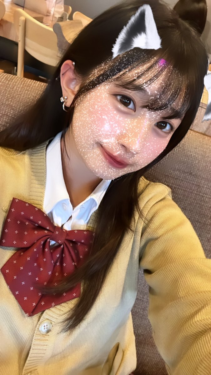 おはよーっ🌤
やっと金曜日やぁ🤍
今日も1日一緒に頑張っていこうね🔥

すっぴんやからインスタのエフェクトつけさせて🥺
#レイスタ
#彩