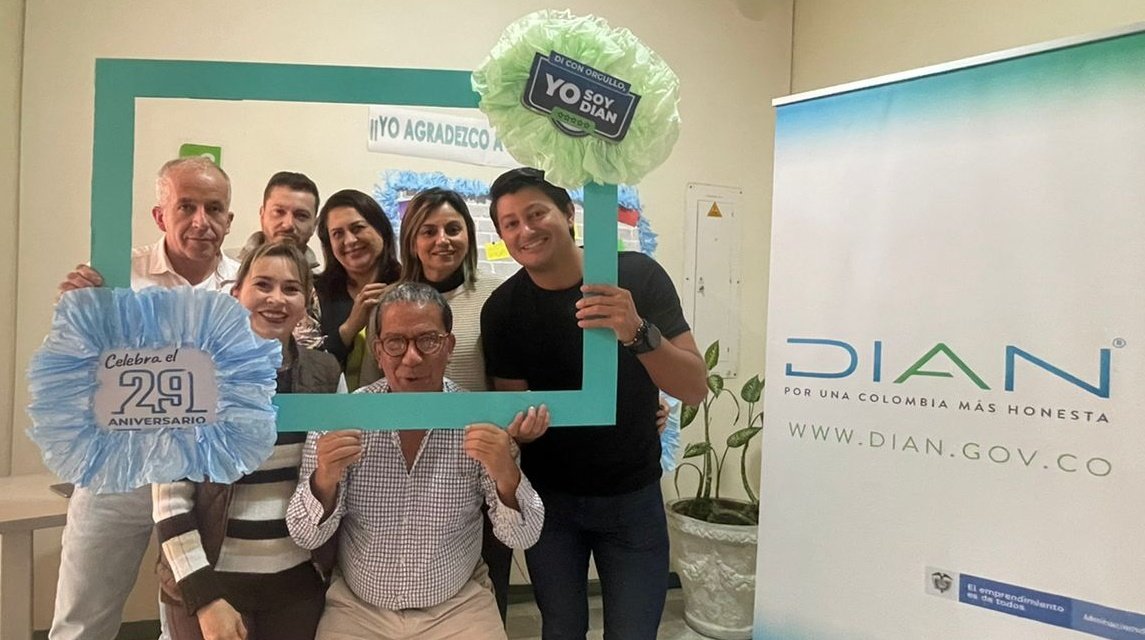 ¡¡¡ ESTAMOS MODO CELEBRACIÓN !!!
La Dirección Seccional de Impuestos y Aduanas de MANIZALES celebra el 29 aniversario de la Dian.

#YoSoyDian 
<a href="/DIANColombia/">DIANColombia</a>
