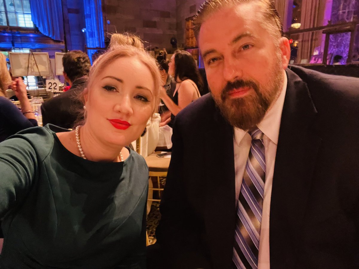 heatherhunterdc's tweet image. Very honored to receive The 2022 Talk Radio Producer Award at #thegracies. Many thanks to @LarryOConnor, the @WMALDC team, my husband @derekahunter & @AllWomeninMedia for their support!