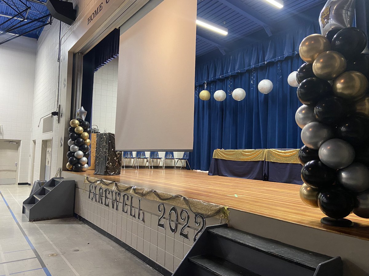 Congratulations to our Grade 8 students! We celebrated and recognized their accomplishments last night at our farewell. Thank you to all families who attended this special event!