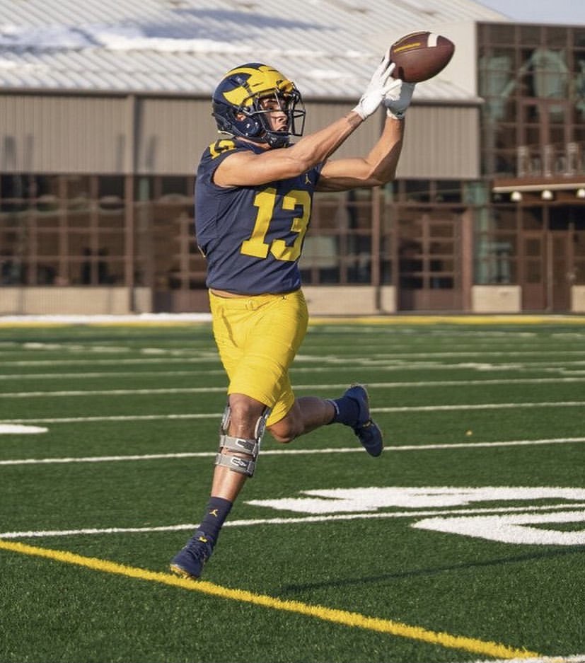 QuinnMorris07's tweet photo. #AGTG After a great camp and conversation with @19Bellamy I am blessed to say I have received my first offer from the University Of Michigan! @CoachKunz59 @BengalFB @EDGYTIM @DeepDishFB @PrepRedzoneIL https://t.co/R8njgCQEPd