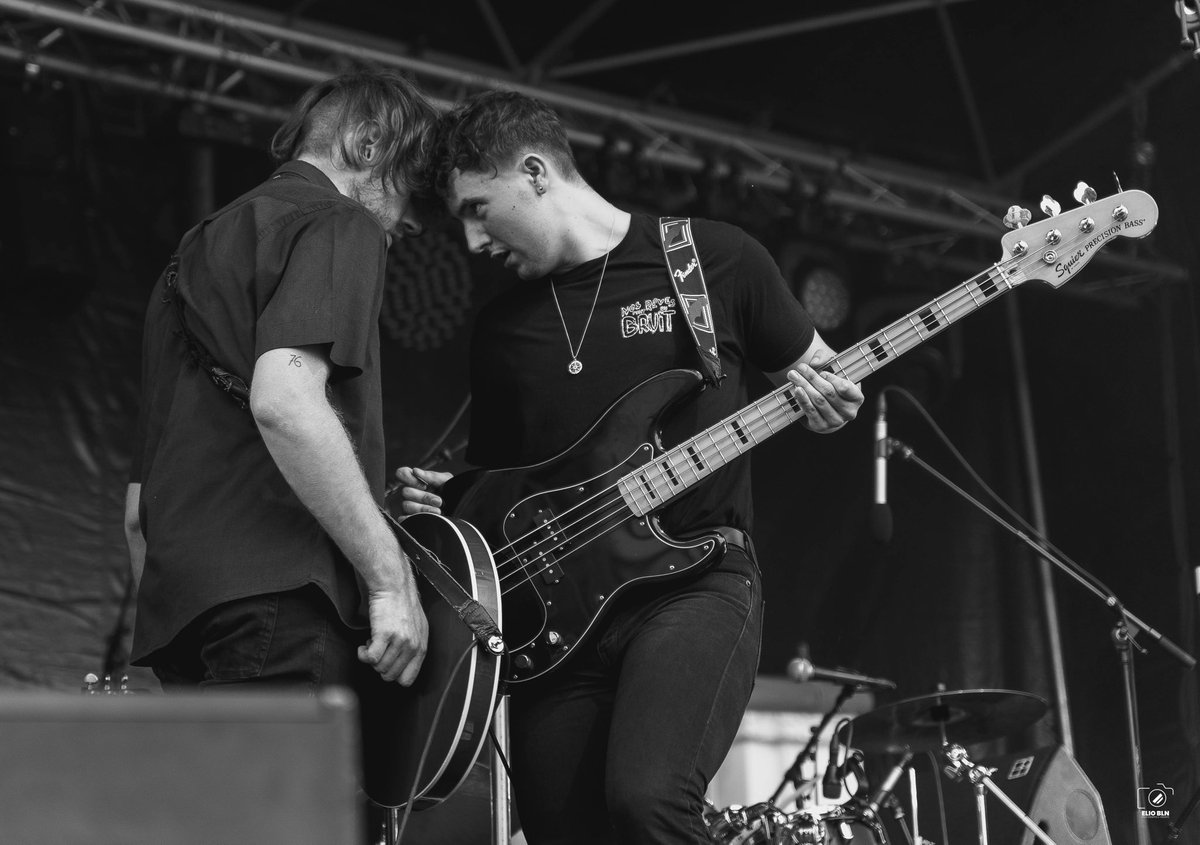 Merci d’être venus nous voir place de l’Hôtel de Ville et au Shamrock 🖤
On a passé une soirée inoubliable grâce à vous⚡️

Notre prochain concert c’est le 2 juillet au festival Musique en Seine (Nogent-sur-Seine), avec Reaven et Victoria Thoizon

📸 Elio