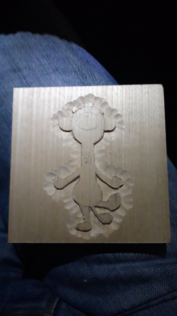 SteveRocksSpace's tweet photo. Started a new @veefriends #woodcarving tonight. #GenuineGiraffe. So easy to rough out these #carvings hence starting a new one while still doing the #KnowingGnome detail. Hard to do detail in the dark. Time is 23:55 and wrapping up for the night! #Veefam #GN #GM https://t.co/U0D6F7lBnk