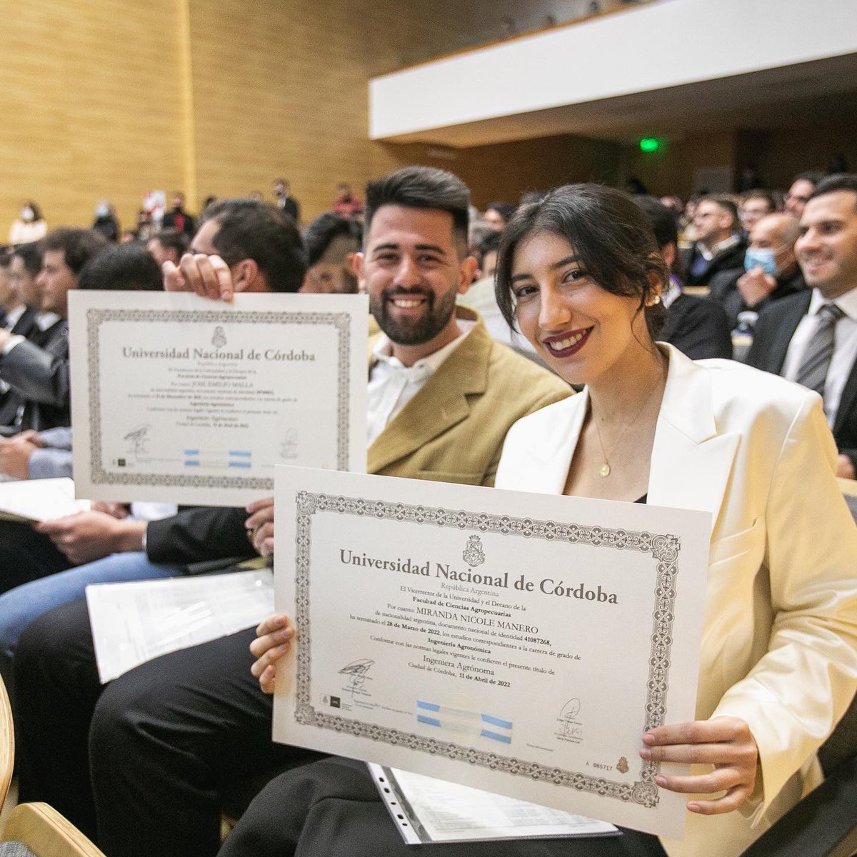 Más de 80 egresados/as de la <a href="/fcaunc/">Agronomia - UNC</a> recibieron sus títulos universitarios.  Para la comunidad de la <a href="/fcaunc/">Agronomia - UNC</a> es muy emocionante poder celebrar este final de ciclo junto a ellos y sus familias, recibiéndolos en esta segunda casa que es la facultad.