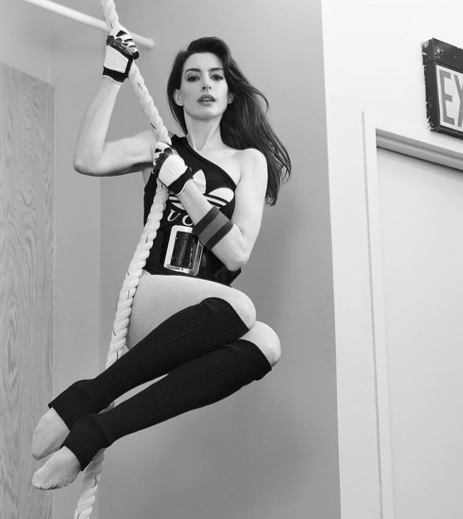 PopStreetBR's tweet photo. #IG| Anne Hathaway https://t.co/108wimpD5S