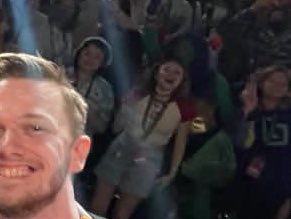 TicTacCara's tweet photo. You all changed many people’s lives, including mine. Thank you for everything.❤️ @WilburSoot @tommyinnit @Ranboosaysstuff @hannahxxrose @TubboLive @CptPuffy @Seapeekay @ConnorEatsPants @Eret @JackManifoldTV @burpled @BoomerNA @Ph1LzA https://t.co/29py1phEDO