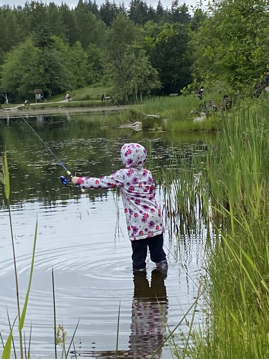 SurreyHospice's tweet image. A big thank you to everyone who participated in our "Father's Day without Father", fishing derby. Much gratitude to Michael &amp;amp; Young Fly Shop "&amp;amp; Freshwater Fisheries of BC Society for generously donating rods, tackle and many wonderful and appreciated prizes.❤️
#fishbc #gofishbc