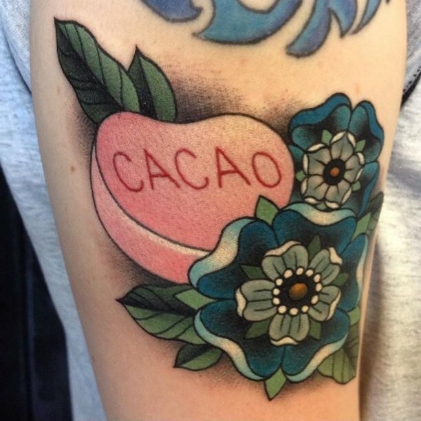 522Tattoo's tweet photo. Tudor roses and candy heart by Thomas!
Such gorgeous shades of blue and pink. 
Who doesn't love chocolate? 🍫

@thomasgrahamtattoos 

#522tattoo #tattoo #tattoos #seattle #seattletattoo #seattleartist #seattletattooers #seattletattooartist #candyhearts #candyheart #candytatto… https://t.co/MCPXbepTjy