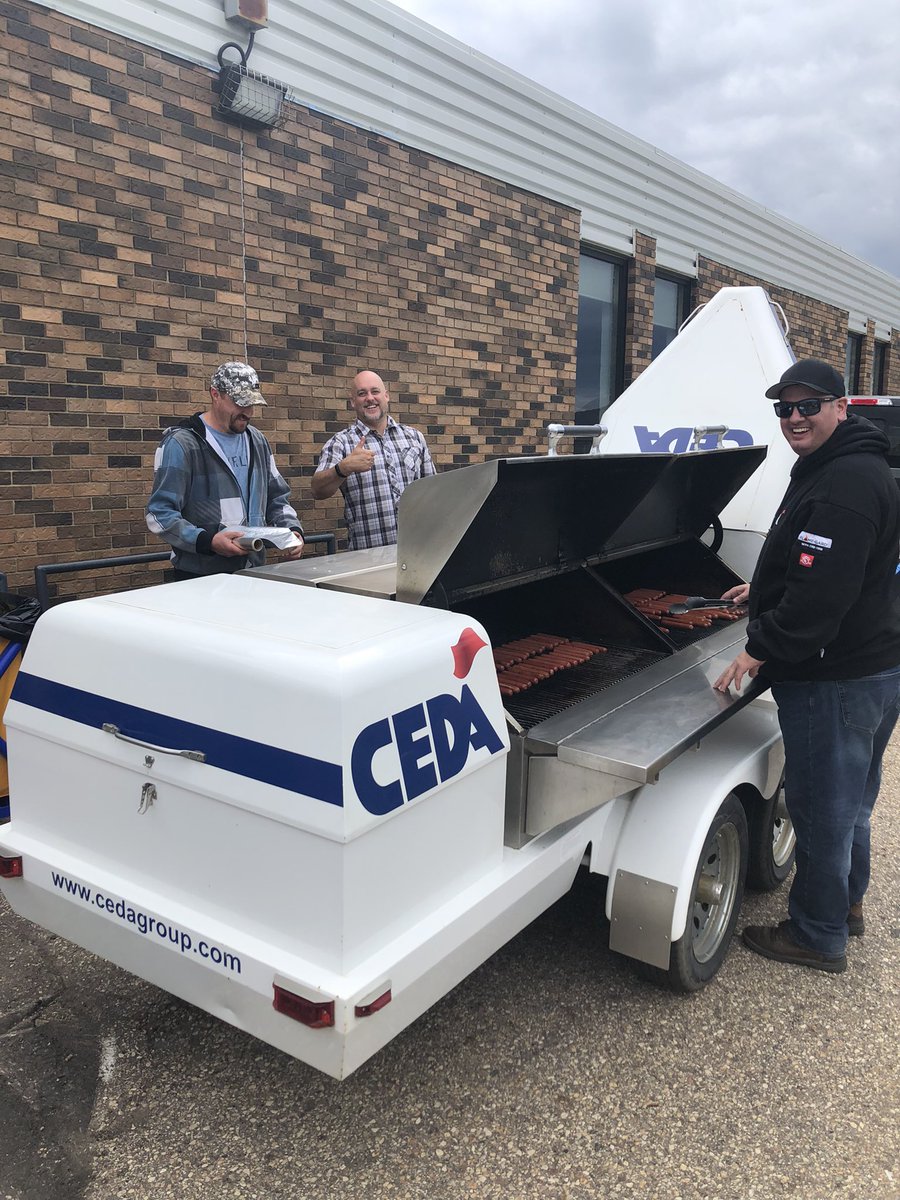 Family BBQ Night  <a href="/GoodShepherdYMM/">Good Shepherd Catholic School</a> - courtesy of  School Council - Thanks Fort McMurray CEDA for suppling the BBQ team! <a href="/FMCSD/">FMCSD</a> #LeadLikeaShepherd