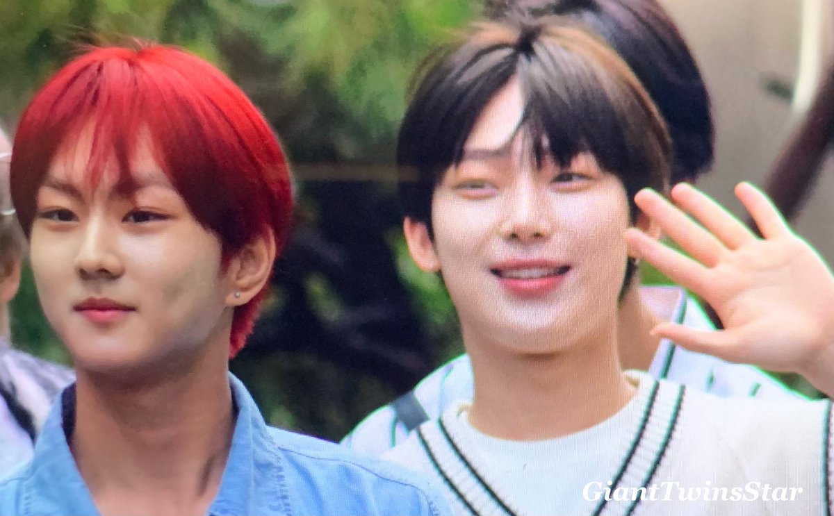 gianttwinsstar's tweet photo. [220624] 뮤뱅 출글

#HAPPYSUNOODAY 
🎂🎉

#ENHYPEN #SUNOO #JUNGWON #엔하이픈 #선우 #정원 https://t.co/urvNQZfatL