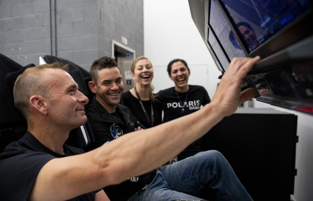 The Polaris Dawn crew began their first week of training on Dragon and its systems this week at <a href="/SpaceX/">SpaceX</a> headquarters in Hawthorne, California

Photo: SpaceX