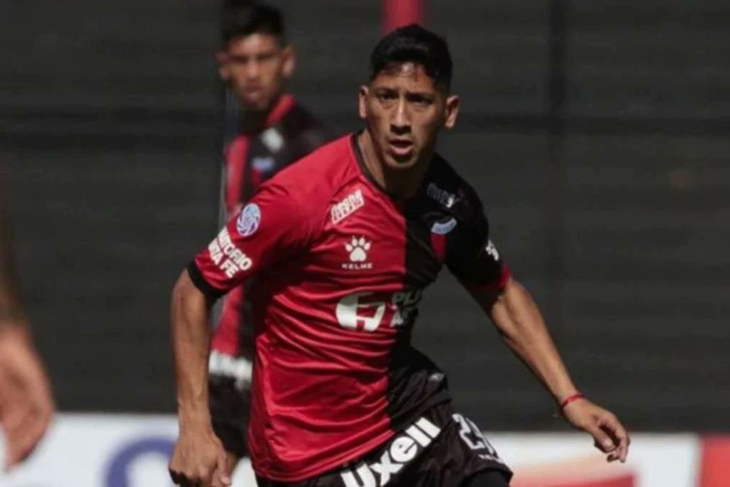 emipaludi's tweet photo. A todo esto!! Ya están #Beltran y #Aliendro y en #River comienzan los ya famosos préstamos (con cláusulas de Repesca u opción de compra) en busca de minutos. Hoy son #Lecanda y #Ferrerira, pero próximamente puede de que hayan más #CastroPonce, #Camargo y algún que otro más!!! https://t.co/lMuBl6urbV