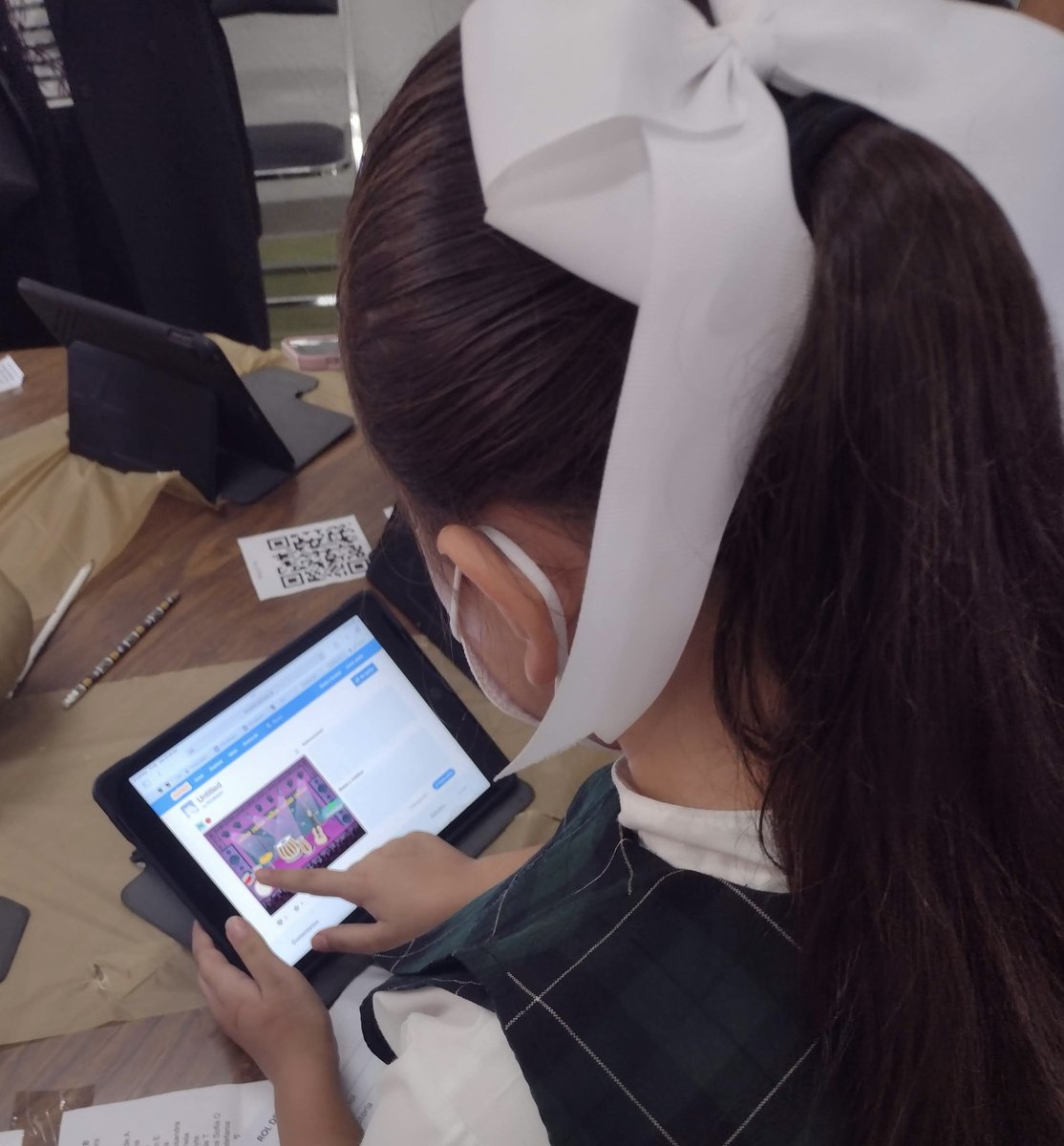 clauperfecto's tweet photo. Culminando el ciclo escolar con mis estudiantes en la muestra académica con papás! Mis estudiantes muy emocionadas de compartir sus historias, animaciones y juegos creados en @scratch. 😺🤩
https://t.co/RuUMyCXg0O
#findecursos #programacioncreativa #pensamientocomputacional https://t.co/HHT7x4Hscy