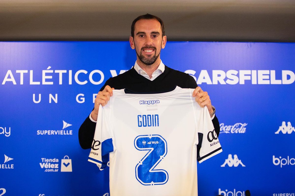 diegogodin's tweet photo. Gracias @Velez!! 💙 https://t.co/nQDLoYL2hM