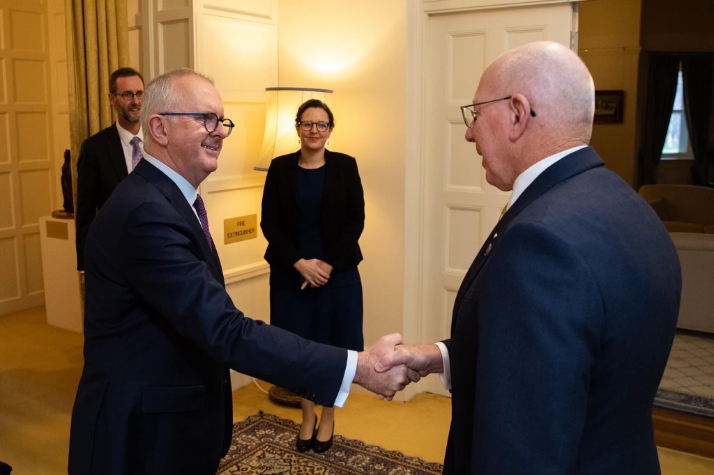 AusElectoralCom's tweet photo. The 2022 Federal Election is complete. Yesterday afternoon Electoral Commissioner Tom Rogers returned Writs for all 151 House electorates (and Territory Senate elections) to the Governor-General. 

Thank you for having your say, Australia. #auspol https://t.co/pHHicWUBPF