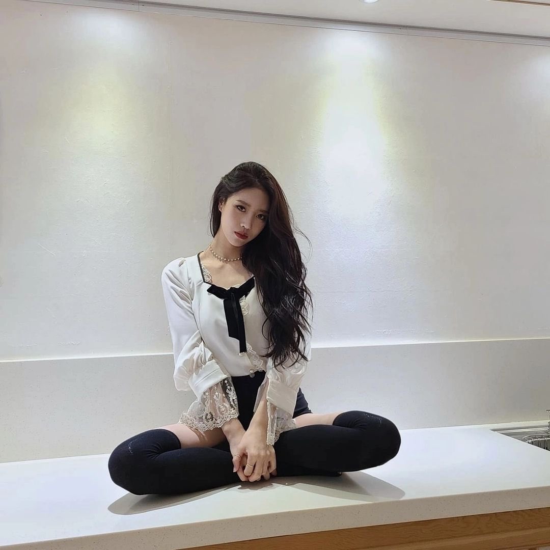 timeto_MIJOO's tweet photo. 210725 Mijoo Instagram update
#러블리즈 #Lovelyz #이미주 #Mijoo #LeeMijoo @LeeMiJoo 

🔗https://t.co/4vekWhKgrS https://t.co/rN1liB86SI