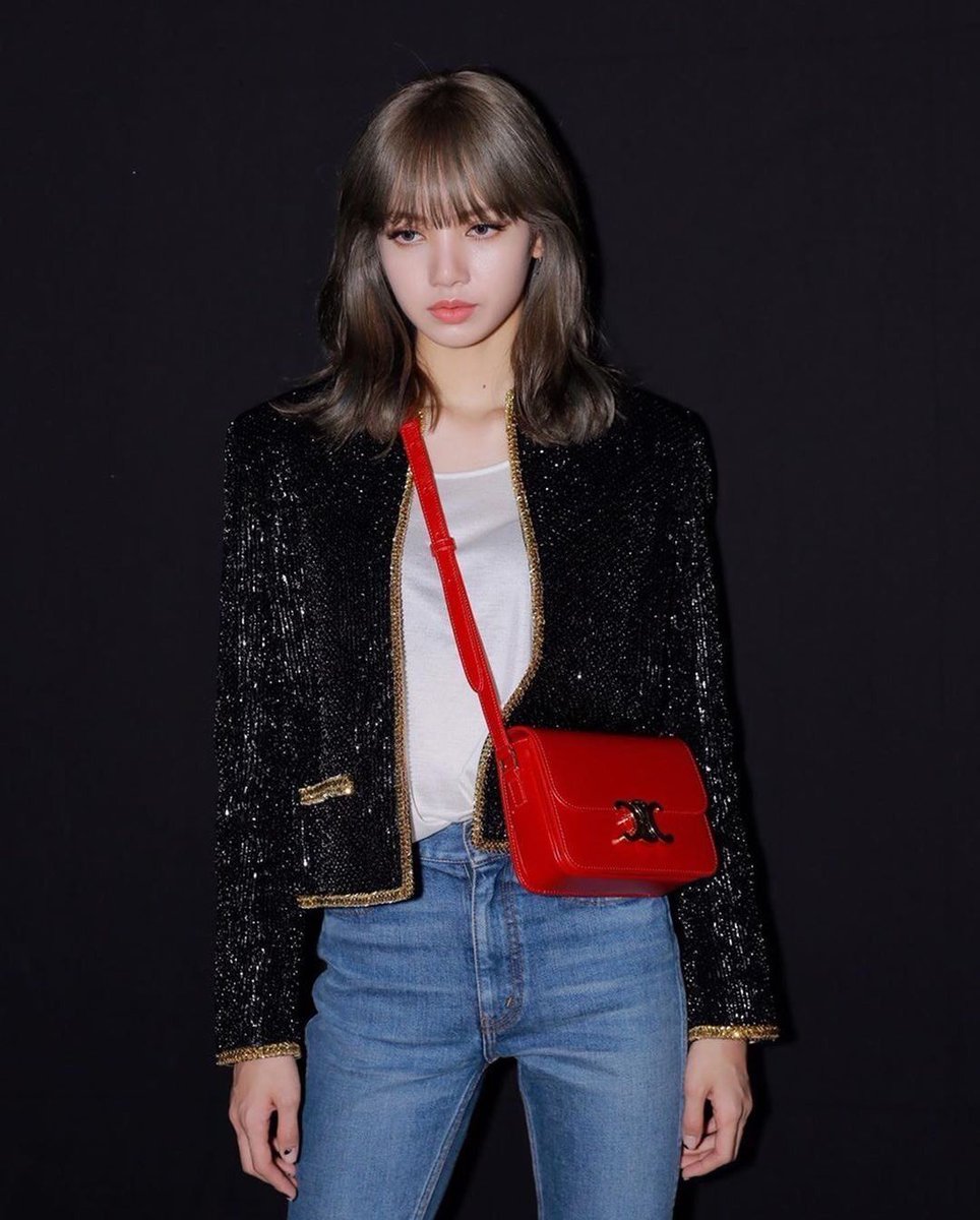 BBU_BLACKPINK's tweet photo. Blinks let’s all wish #LISA a safe trip to Paris, France! Drop the tags below! 

SAFE FLIGHT LALISA
#LisaAimeParis @BLACKPINK https://t.co/jOUQoxdUDu