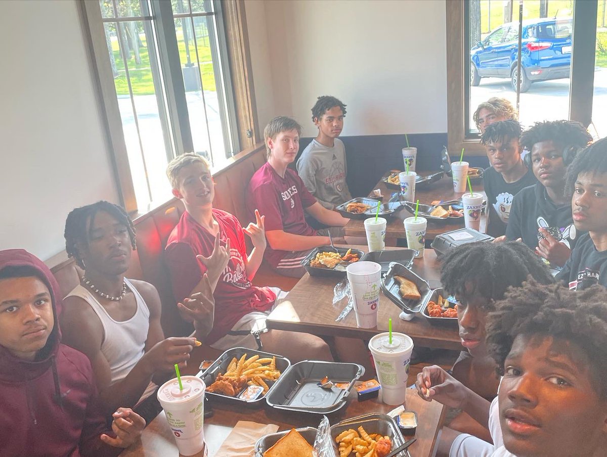 EzellBasketball's tweet photo. Summer recap: @covenantmbb team camp, team meals, weights w no AC, youth basketball camp, and today we played hard, smart, and together and went 2-0 against great competition!!! #LG #BellRd @Kelechi_Anuna @EHCSathletics @EzellLadyEagles https://t.co/Z1x0yTlPon