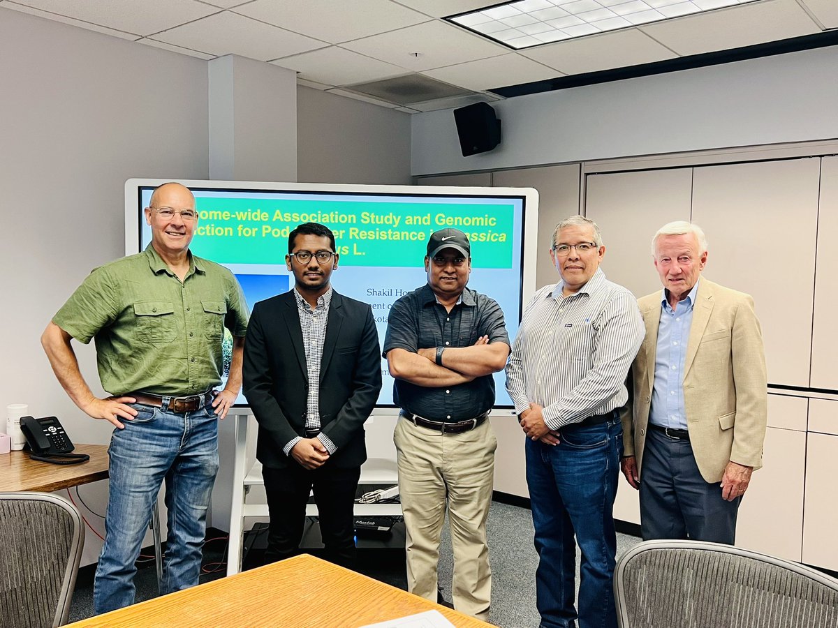 ShakilHosain_'s tweet photo. Successfully defended my MS thesis on Genome-wide Association Study and Genomic Prediction for Pod Shatter Resistance in Brassica napus L.
#Canola #GWAS #GenomicPrediction #PodShattering @NDSUPlantSci https://t.co/iWdP3bQ9Uh