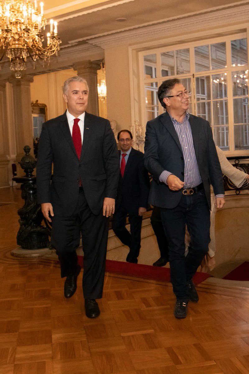 Nos reunimos #AEstaHora en la Casa de Nariño, con <a href="/petrogustavo/">Gustavo Petro</a>, un encuentro en el que conversamos sobre el inicio del proceso de empalme que realizaremos de manera armónica, institucional y transparente.