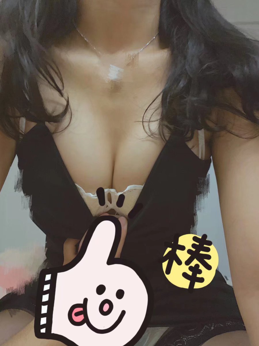 同事 朋友 闺蜜怎么也想不到平日里端庄高冷的老师，短裙之下竟然穿了代表着情趣的蕾丝筒袜，一个不经意的挑鞋动作，把男人的心里拿捏的透透的，在床上更是疯狂无限…… https://t.co/lwUzzJIf55