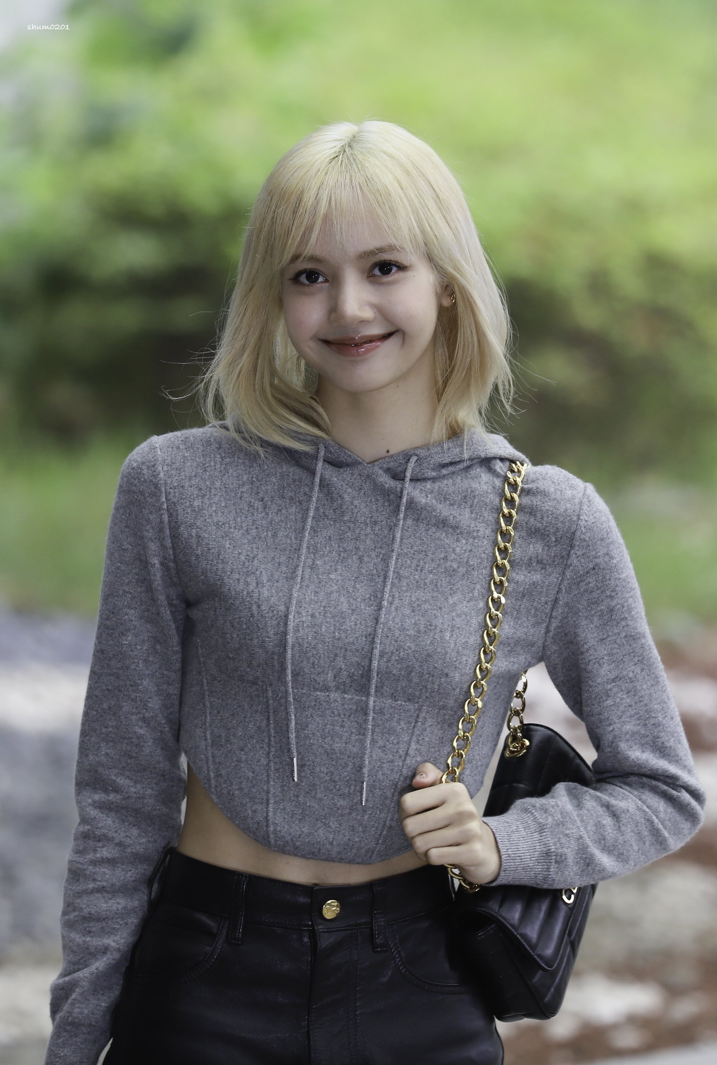 口コミ サイト 商品 スタジャン Miu Miu BLACKPINKリサ着用 ジャケット・アウター - ジャケット・アウター