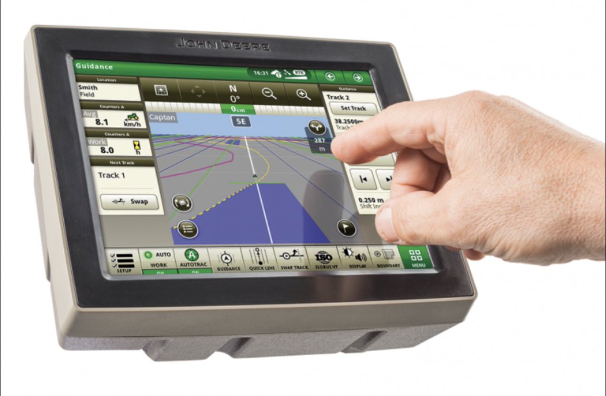 Greenstar users. Is anyone using a Gen4 4240 universal display? Keen to hear reviews to pass on for a potential buyer. Debating whether to go with smaller 4240 screen or the full size 4640. TIA