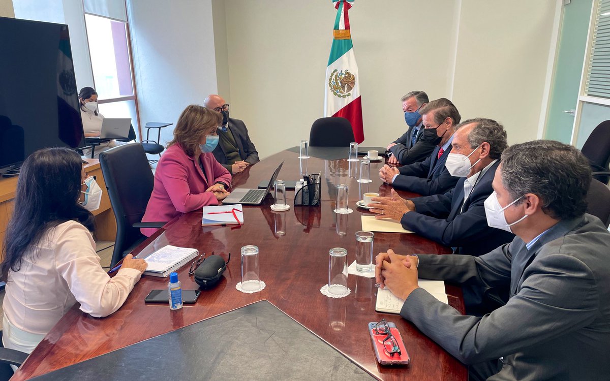 marthadelgado's tweet photo. En la @SRE_mx recibimos al @cofarmex para conversar sobre el acceso regional equitativo a medicamentos y dispositivos médicos que se requiere en México y Latinoamérica. Buscamos impulsar alianzas estratégicas y la cooperación intrarregional e interregional en la materia. https://t.co/ie0F1nQcoY