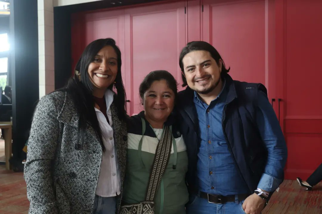 La responsabilidad que tenemos los que lideramos el PactoValle es proporcional al 1'350.000 que en la región votaron por este proyecto de CAMBIO. Es por ello que nos descansamos y aquí estamos construyendo el Frente Amplio Nacional para seguir conectando nuestro territorio✊🏽💕