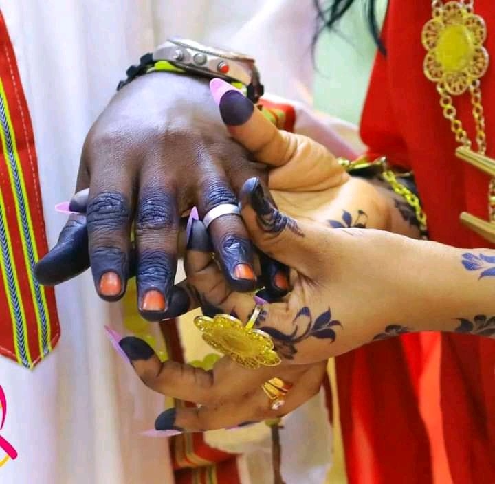 الحبو ساكن فيني جوة ي قدرة الله اديني قوة 🍂🫀