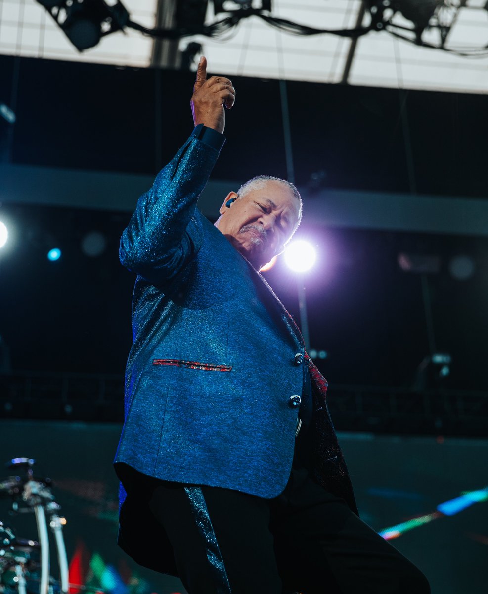 See our photos from <a href="/SantanaCarlos/">Carlos Santana</a> and <a href="/EarthWindFire/">Earth, Wind & Fire</a>’s show in Los Angeles on our site now: unclearmag.com/concerts-event…
📸: <a href="/photobybaileyh/">Bailey Holiver</a>