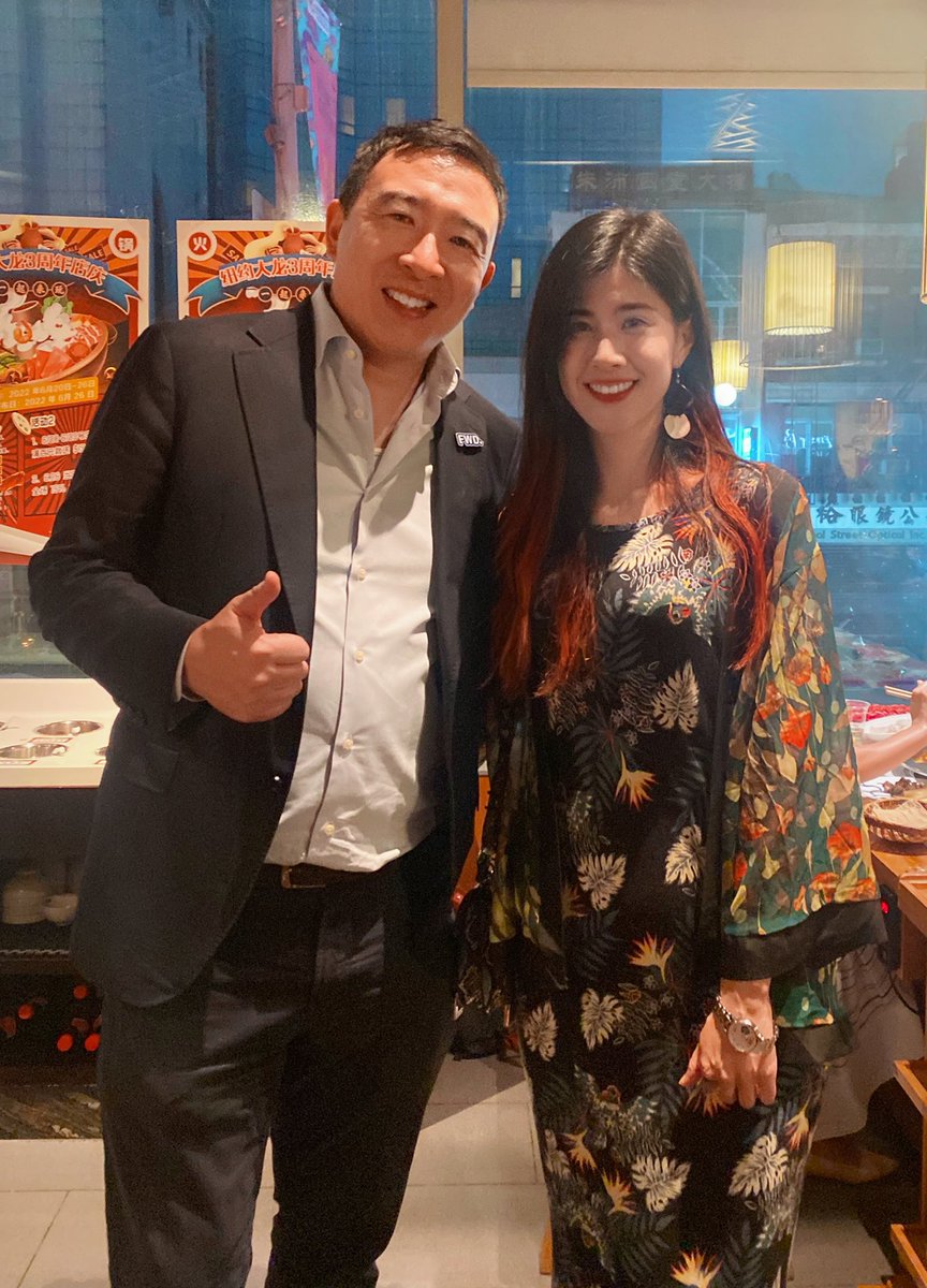 AudreyLiuWeb3's tweet photo. Just met @AndrewYang last night 
at an amazing NYC Asian #Web3 dinner by @jaesonma!!! Told him Taiwan only requires 3 days quarantine upon entry, think he might pay a visit to Taiwan soon :)
#NFTNYC2022 https://t.co/bdIYphJQ6V