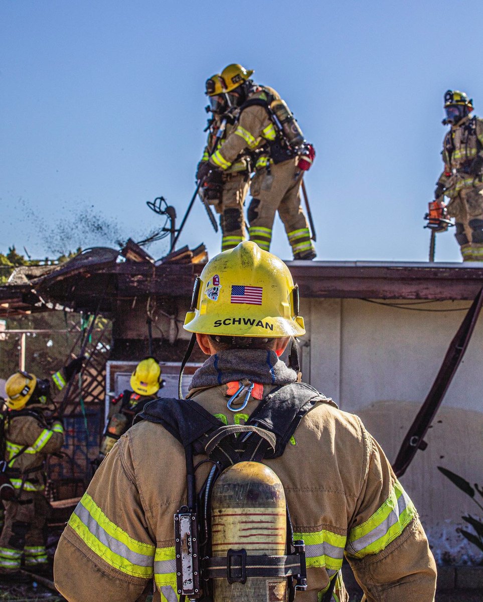 ¡Personaliza tu casco First Due con caracteres gráficos laterales o en la ala trasera, disponibles en varias formas y colores reflectantes!

Encuentre un distribuidor cerca de usted: phenixfirehelmets.com/pages/distribu…