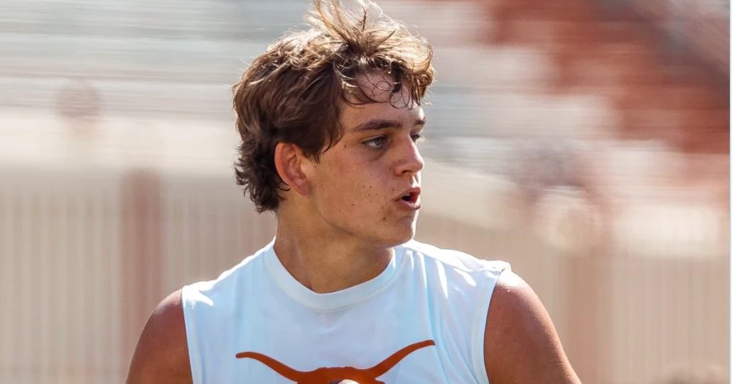 HornsCast's tweet photo. ARCH MANNING IS A LONGHORN!

4th and 5 is back to break down the commitment of #1 2023 QB &amp; football royalty to Texas

- How big is this in the football world?
- How did Texas pull this off?
- What exactly does this mean for the trajectory of the program?

https://t.co/CIPTioO1wR https://t.co/mHd57bRvCv