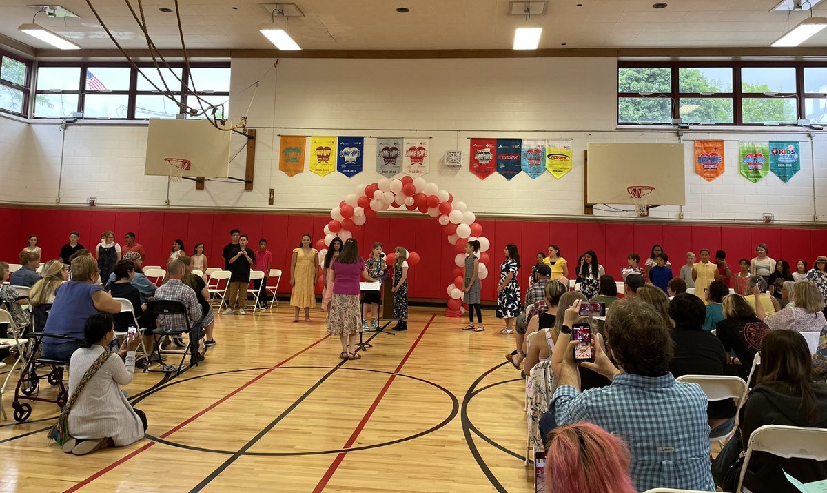 jvfptso's tweet photo. One last batch of pics of our graduating @JVFElementary 5th Grade Falcons, from Moving Up Day! Huge congrats to everyone! And one last shout-out to our wonderful 5th Grade Committee, teachers, @MsSessoms &amp; staff! 🔔🥳🦅
#FalconsForever #ringthatbell #JVFConnectEd https://t.co/IIl4VKYExW